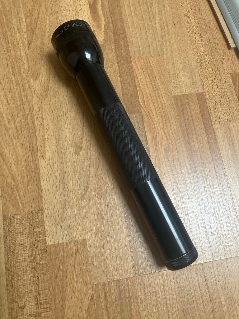Mag-Lite zaklamp 32 cm - Robuust, Ophalen of Verzenden, Gebruikt, Batterij