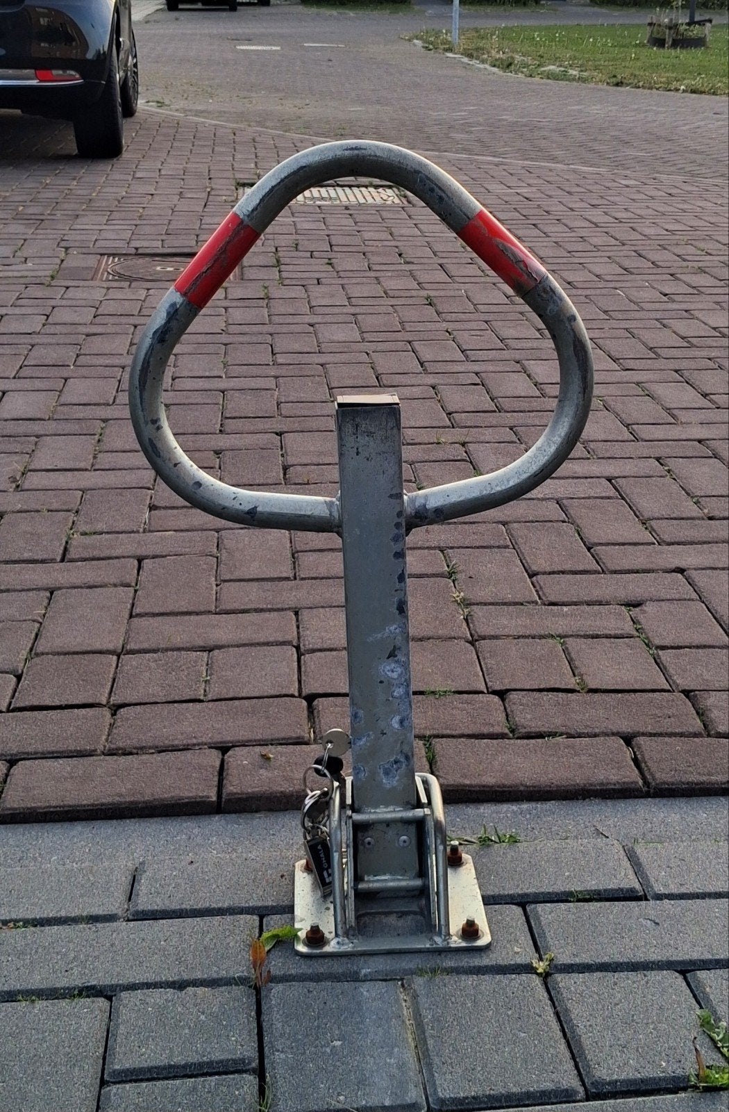 Parkeerbeugel met slot - Voorkom ongewenst parkeren, Auto diversen, Ophalen of Verzenden, Gebruikt