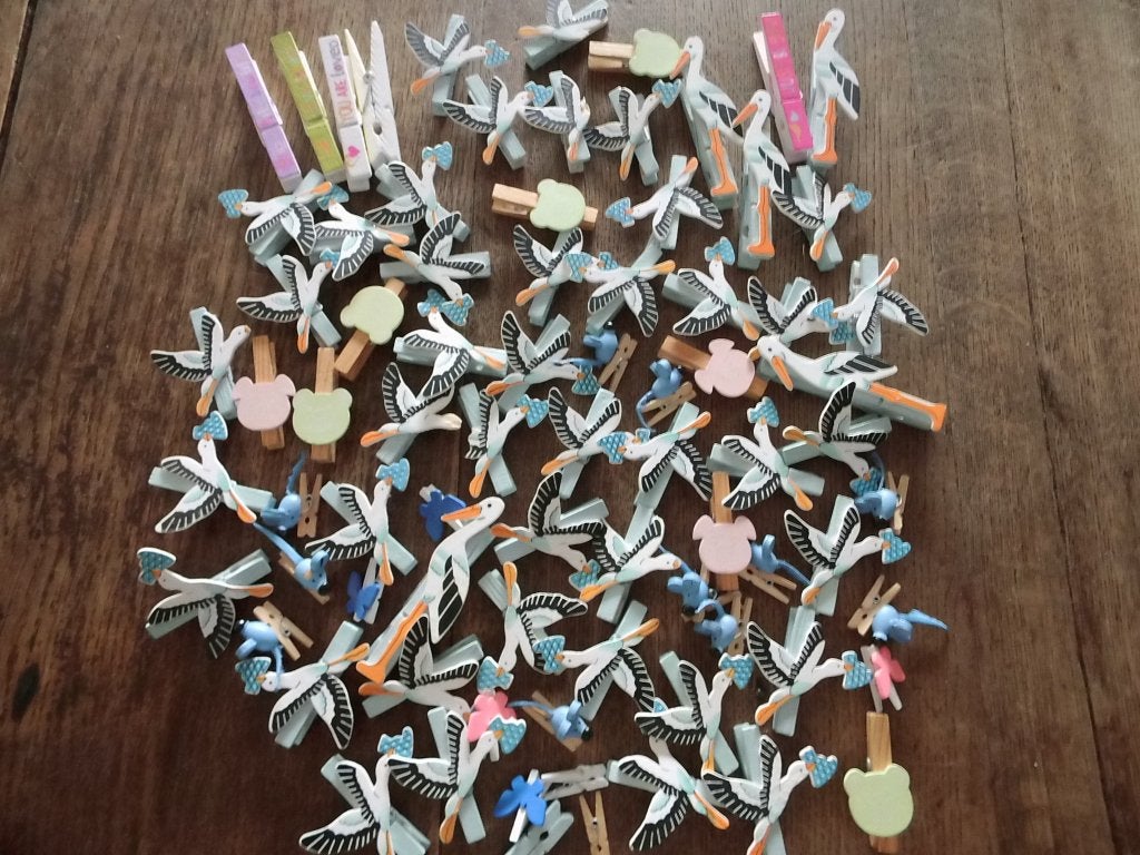 80 Knijpertjes voor kaarten., Ophalen of Verzenden, Gebruikt