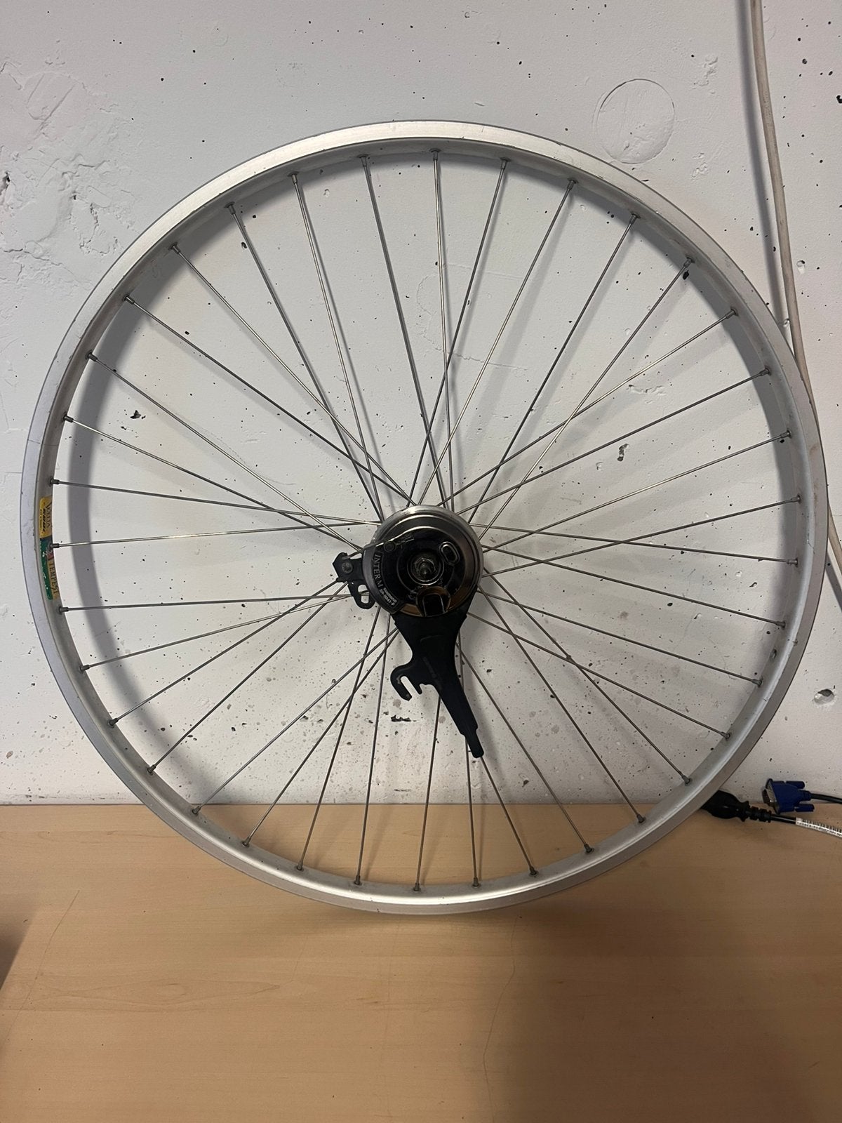 Net 28 inch voorwiel Vuelta - Shimano Nexus rollerbrake, Fietsen en Brommers, Zo goed als nieuw, Aluminium, Stadsfiets, Ophalen