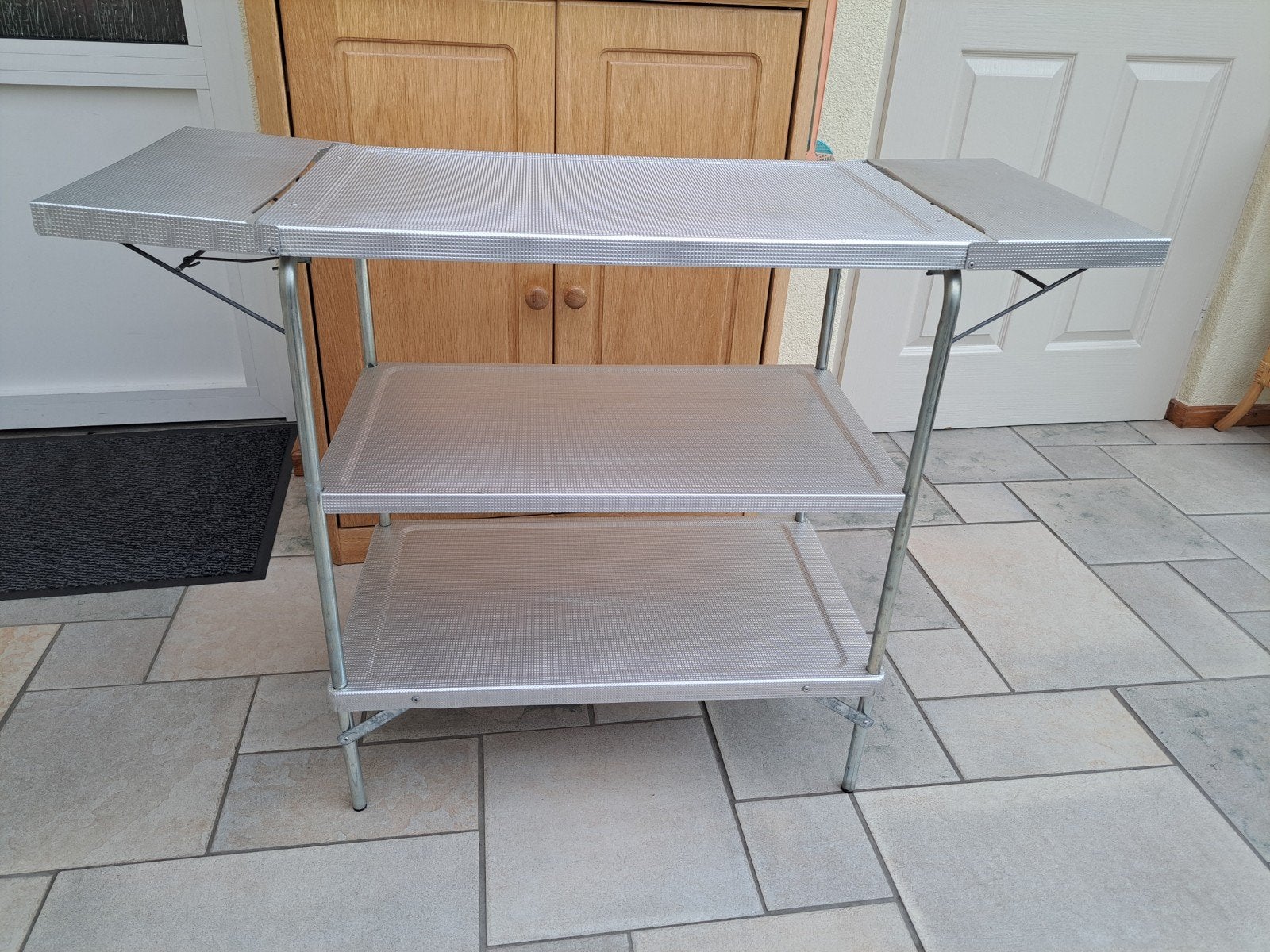 Handige opvouwbare aluminium campingtafel met 2 planken, Caravans en Kamperen, Kampeermeubelen, Ophalen, Campingtafel