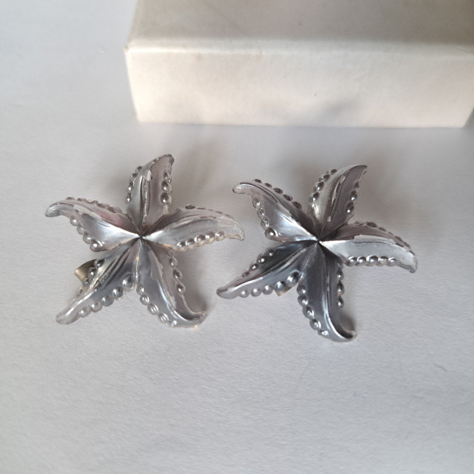Vintage zeester oorbellen clipjes, Verzenden, Gebruikt, Zilver, Overige materialen