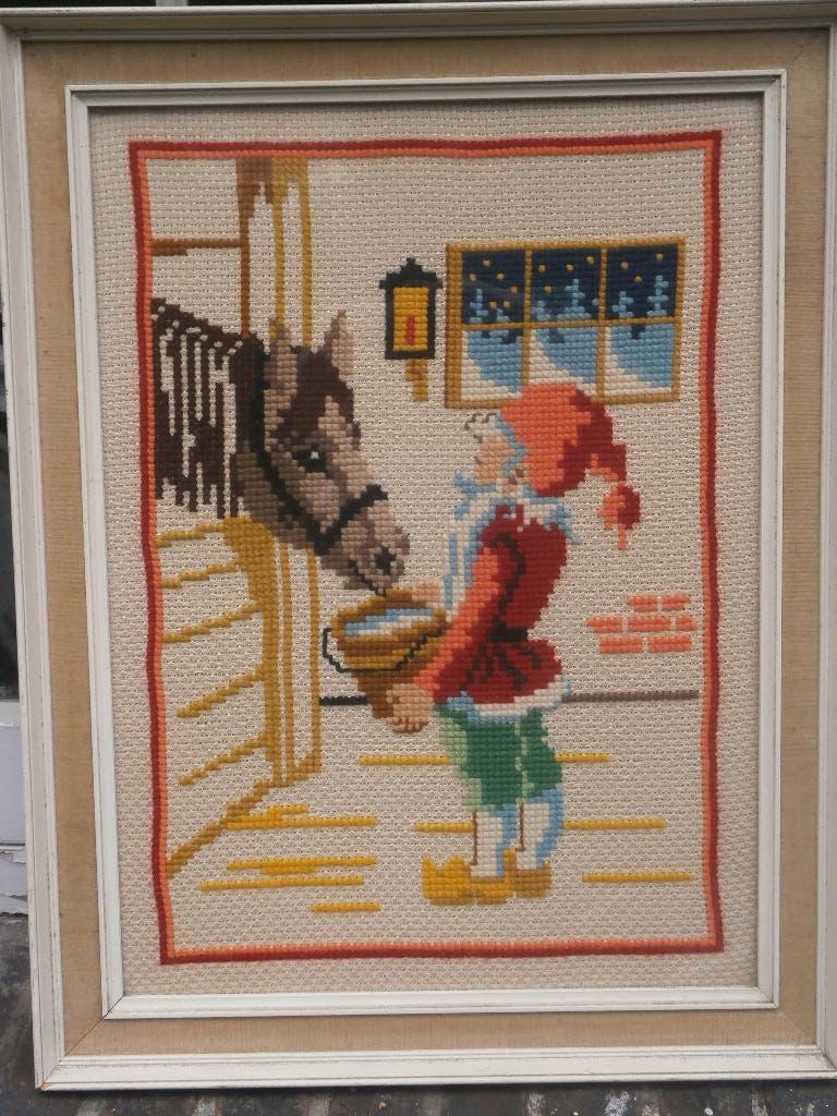 Leuk ingelijst borduurwerkje Pinkeltje voert een paard, Ophalen of Verzenden, Gebruikt, Patroon