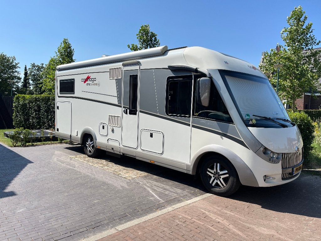 Carthago chic c-line 4.9, levelsysteem, automaat, hefbed, Caravans en Kamperen, Campers, Gaslek-detector, Ringverwarming, Fiat