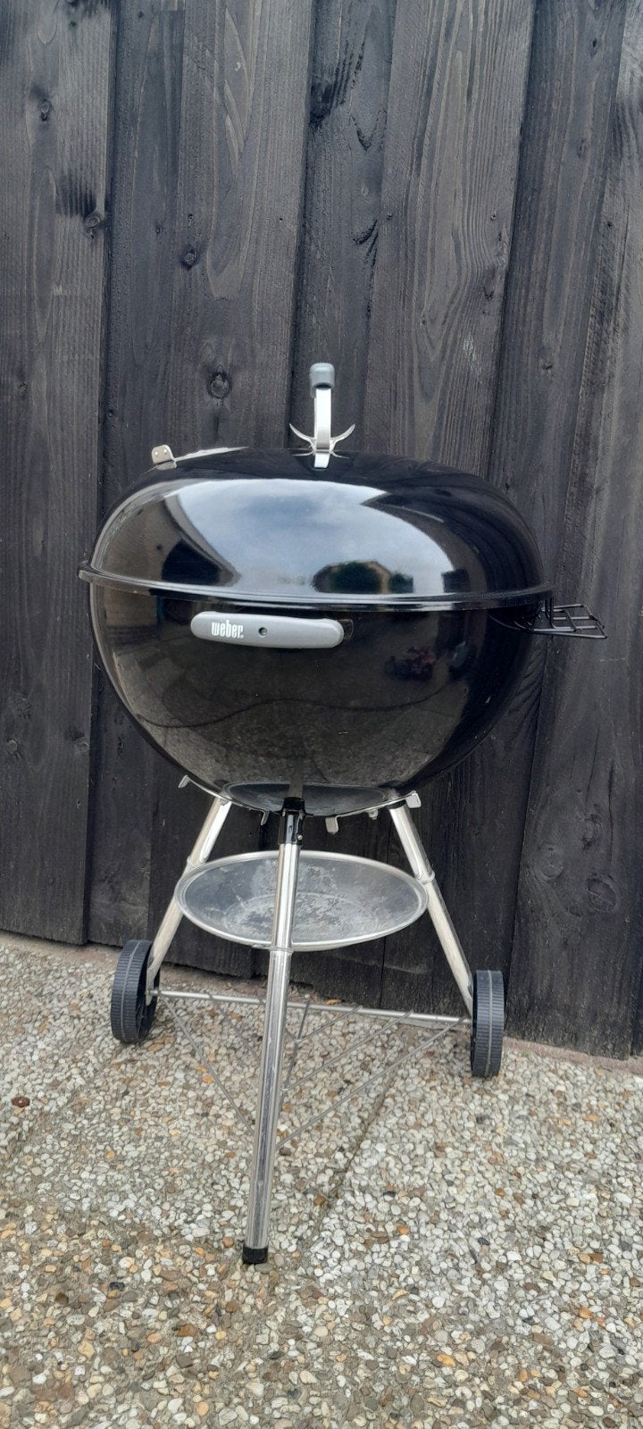 *BBQ Weber*  houtskoolbarbecue 57cm ZGAN, Ophalen, Zo goed als nieuw
