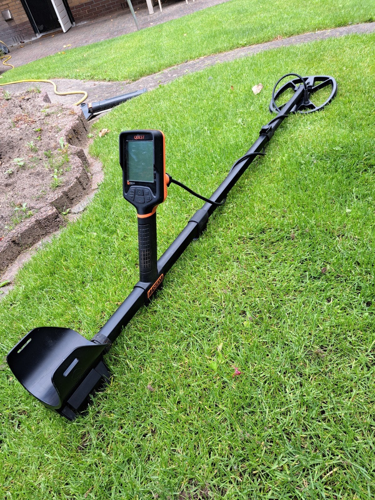 Quest Q30+ Metaaldetector (2021) met extra accessoires, Meer dan 30 cm, Zo goed als nieuw, Instelbare gevoeligheid, Ophalen