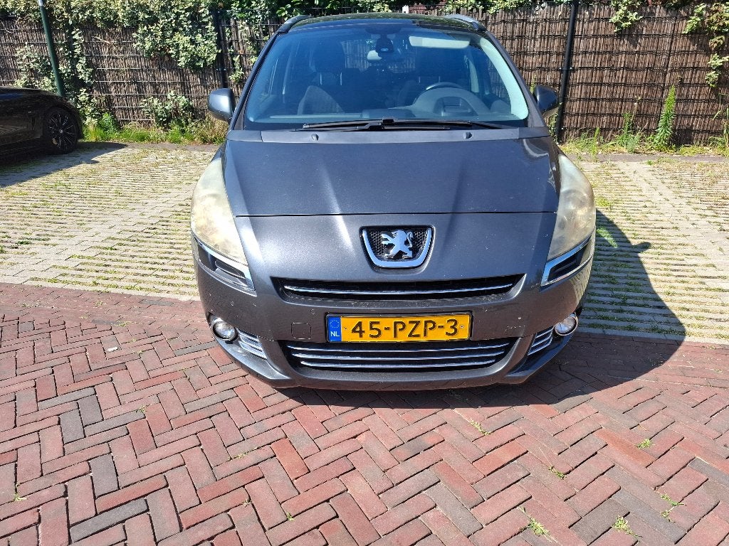 Peugeot 5008 1.6 THP 7PL 2011 Grijs, Auto's, Peugeot, Voorwielaandrijving, Euro 5, Stof, Handgeschakeld