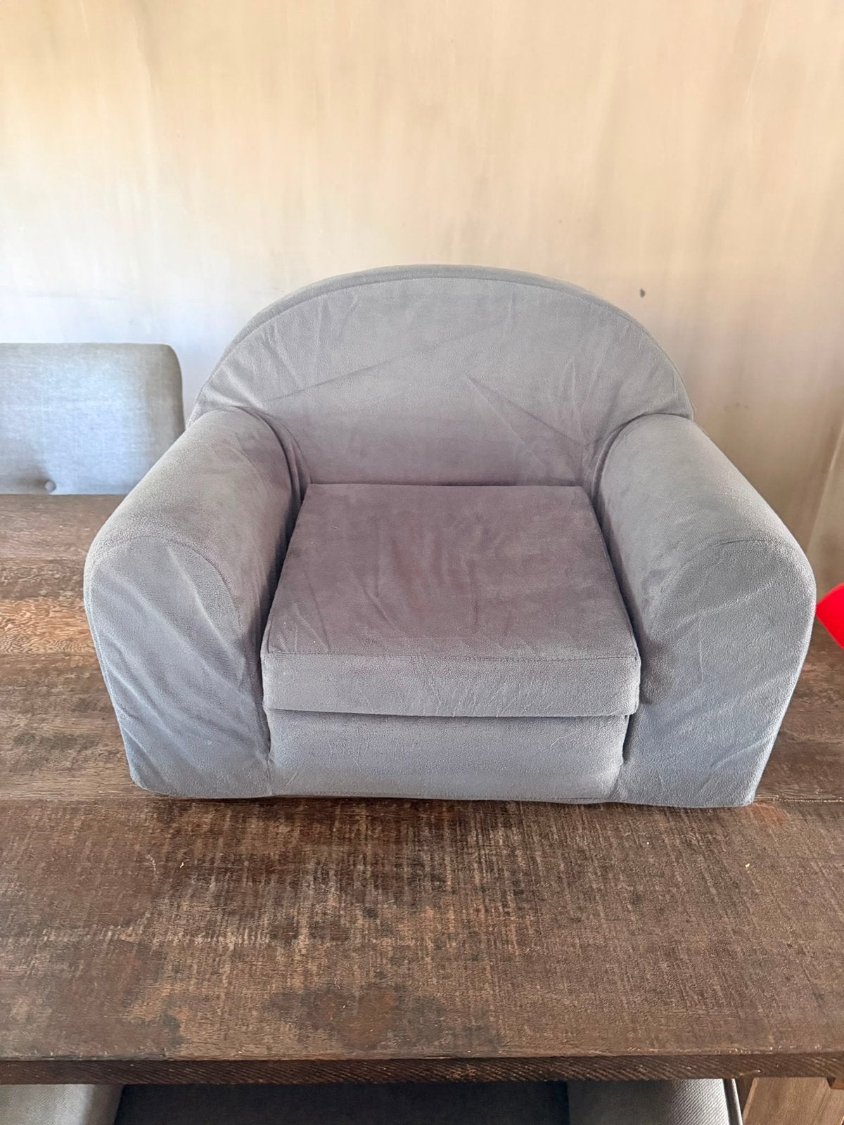 Comfortabele grijze kinderfauteuil, Kinderen en Baby's, Ophalen, Gebruikt, Overige typen
