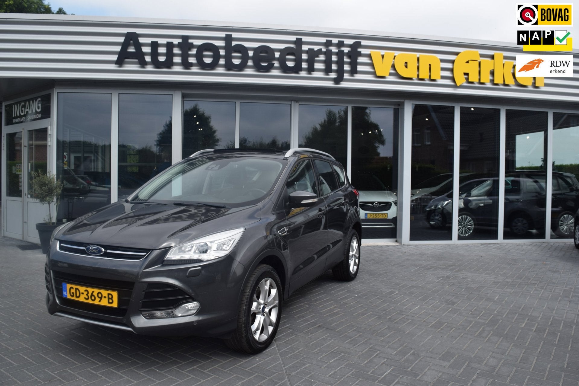 Ford Kuga 1.5 Titanium 4WD automaat trekhaak pano leer, Auto's, Ford, Automaat, 4 cilinders, 1850 kg, 1586 kg