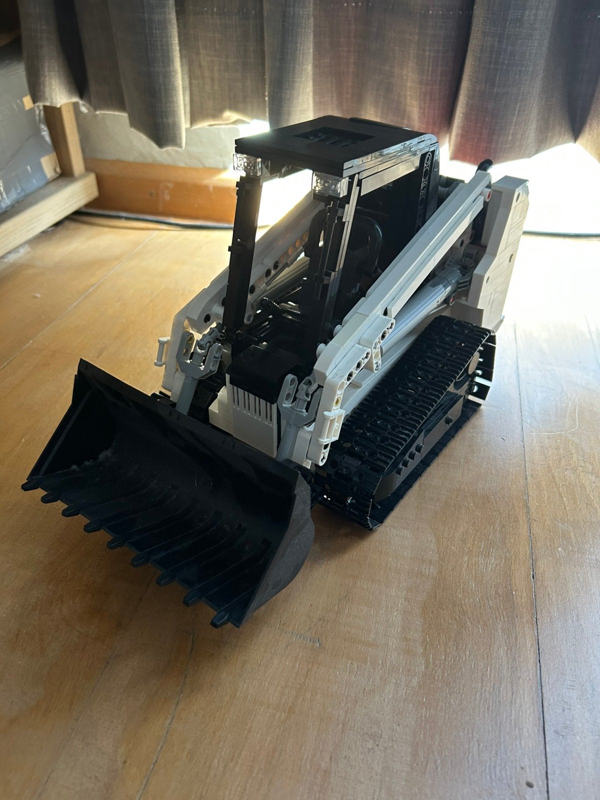 Mouldking lego technic skidsteer RC afstandbedienbaar, Ophalen of Verzenden, Zo goed als nieuw, Technic, Complete set