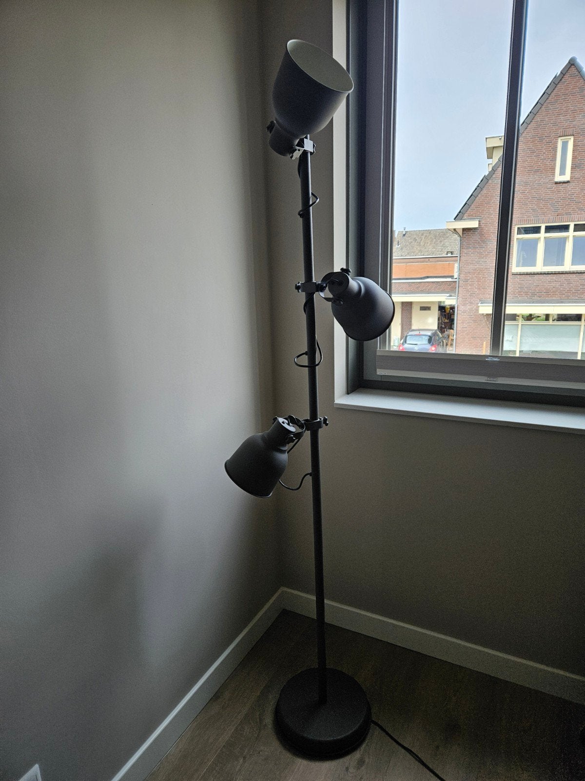 Ikea Hektar staande lamp met 3 spots, grijs metaal, Ophalen, Zo goed als nieuw, Metaal, 150 tot 200 cm