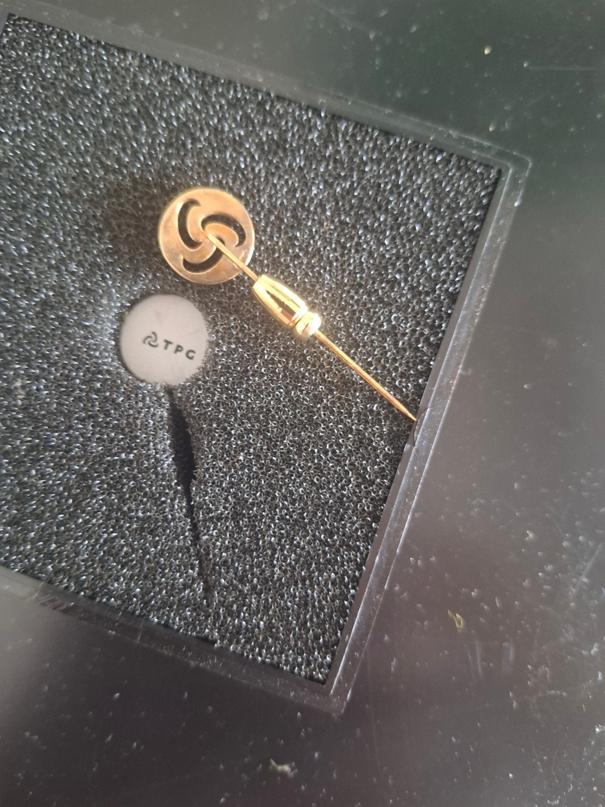 Gouden reversspeld met uniek symbool, Overige materialen, Minder dan 4 cm, Ophalen of Verzenden, Zo goed als nieuw
