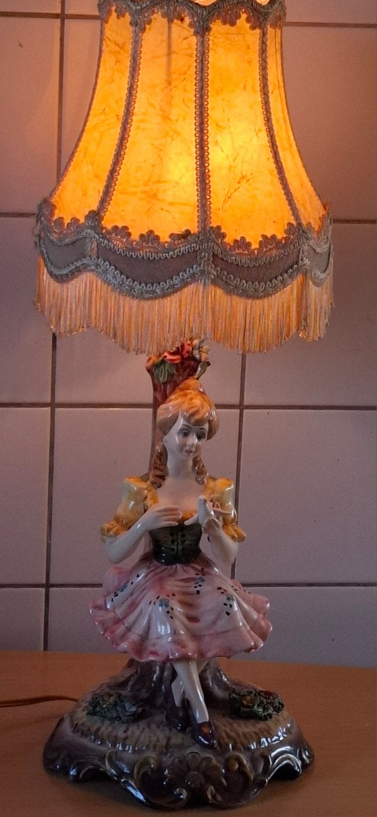 Tafellamp/schemerlamp, 55 cm. Porselein. Italy. Ca '55., Overige materialen, Overige merken, Meerkleurig, Inclusief lichtbron