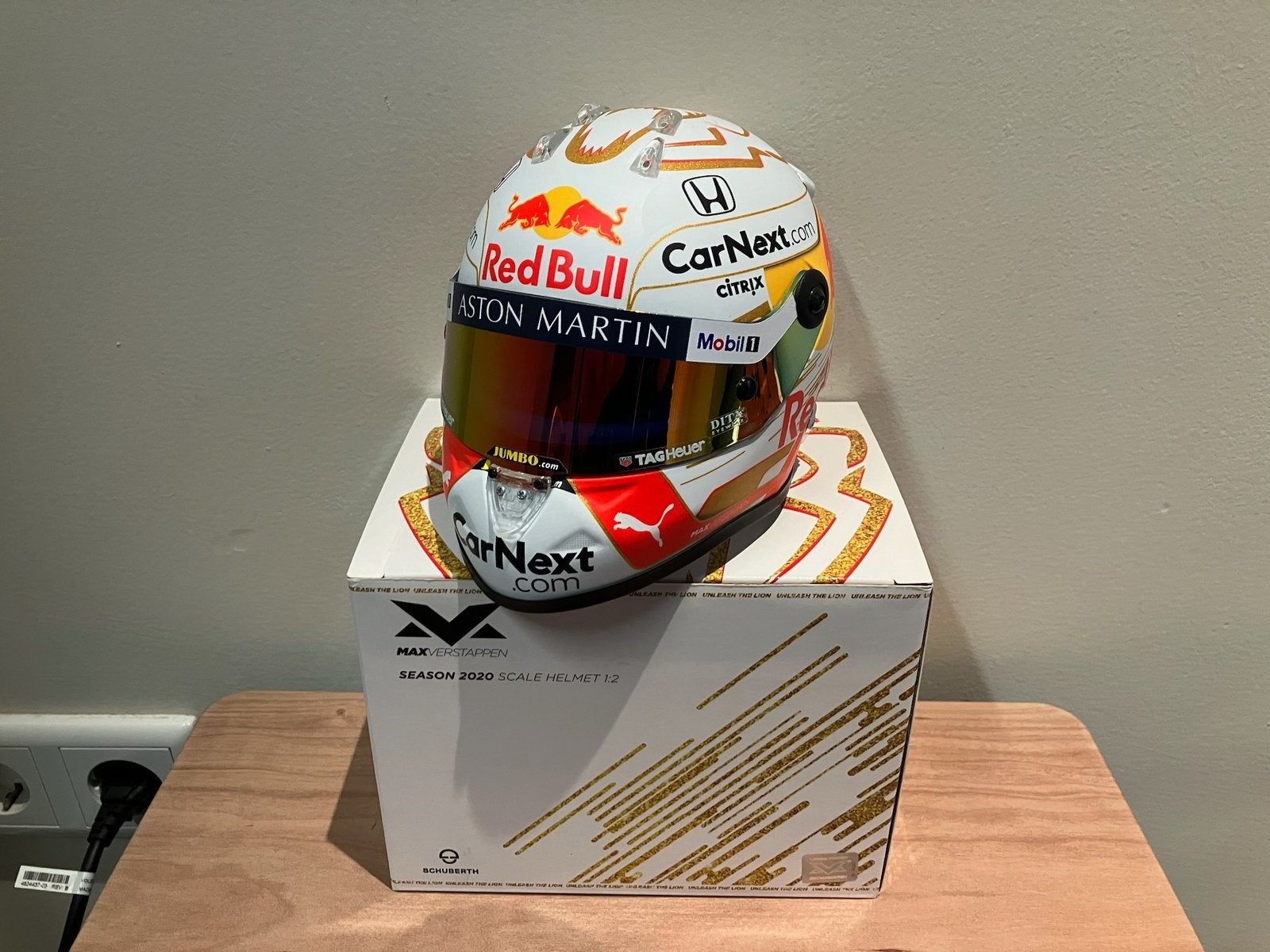 Max verstappen helm 1:2 seizoen 2020, Verzamelen, Ophalen of Verzenden, Zo goed als nieuw, Formule 1