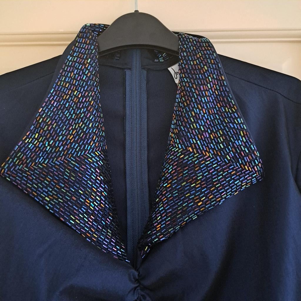 Joseph Ribkoff feestelijke top blauw + kralen kraag L 43879, Joseph Ribkoff, Blauw, ., Maat 42/44 (L)