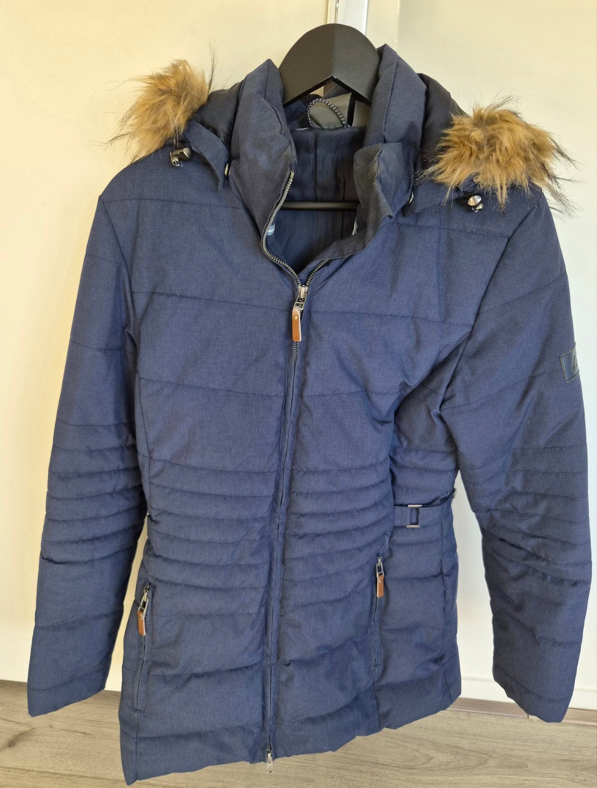 Donkerblauwe gewatteerde jas met capuchon, Maat 38/40 (M), Blauw, Ophalen of Verzenden, Onbekend