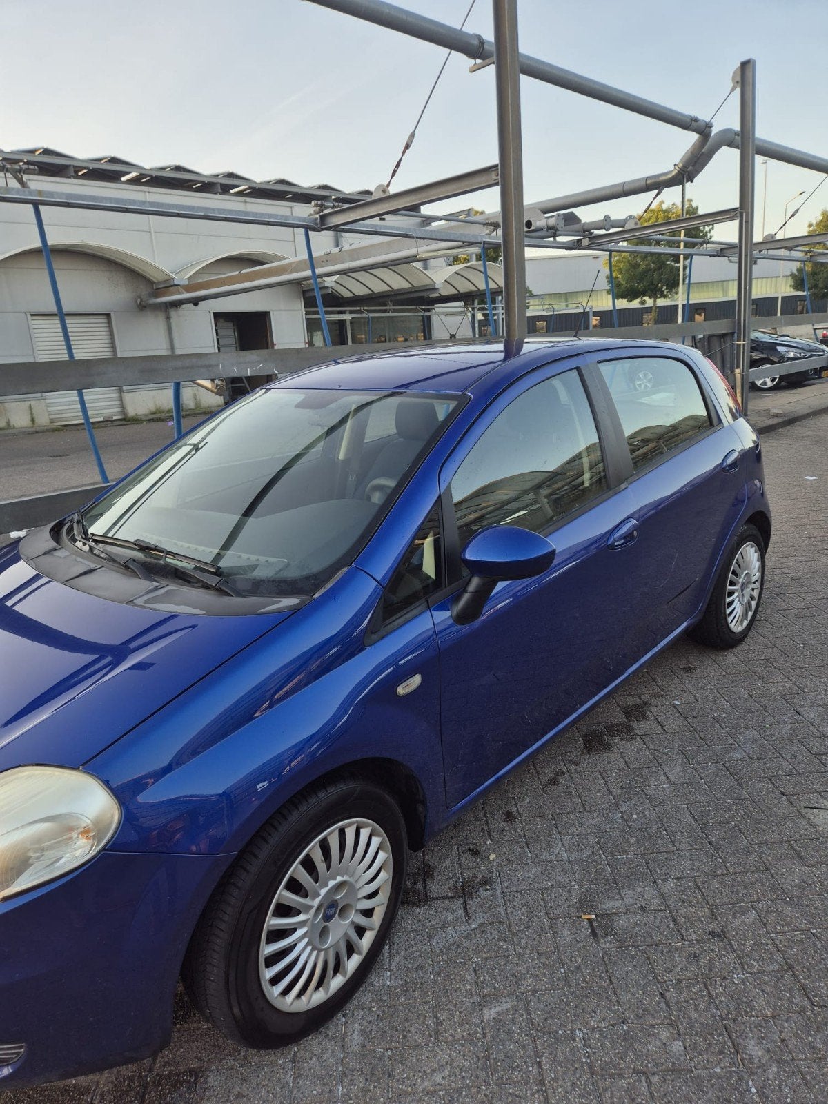 Fiat Punto 1.2 5DR Blauw 2016, 1005 kg, 40 €/maand, 1242 cc, 4 cilinders