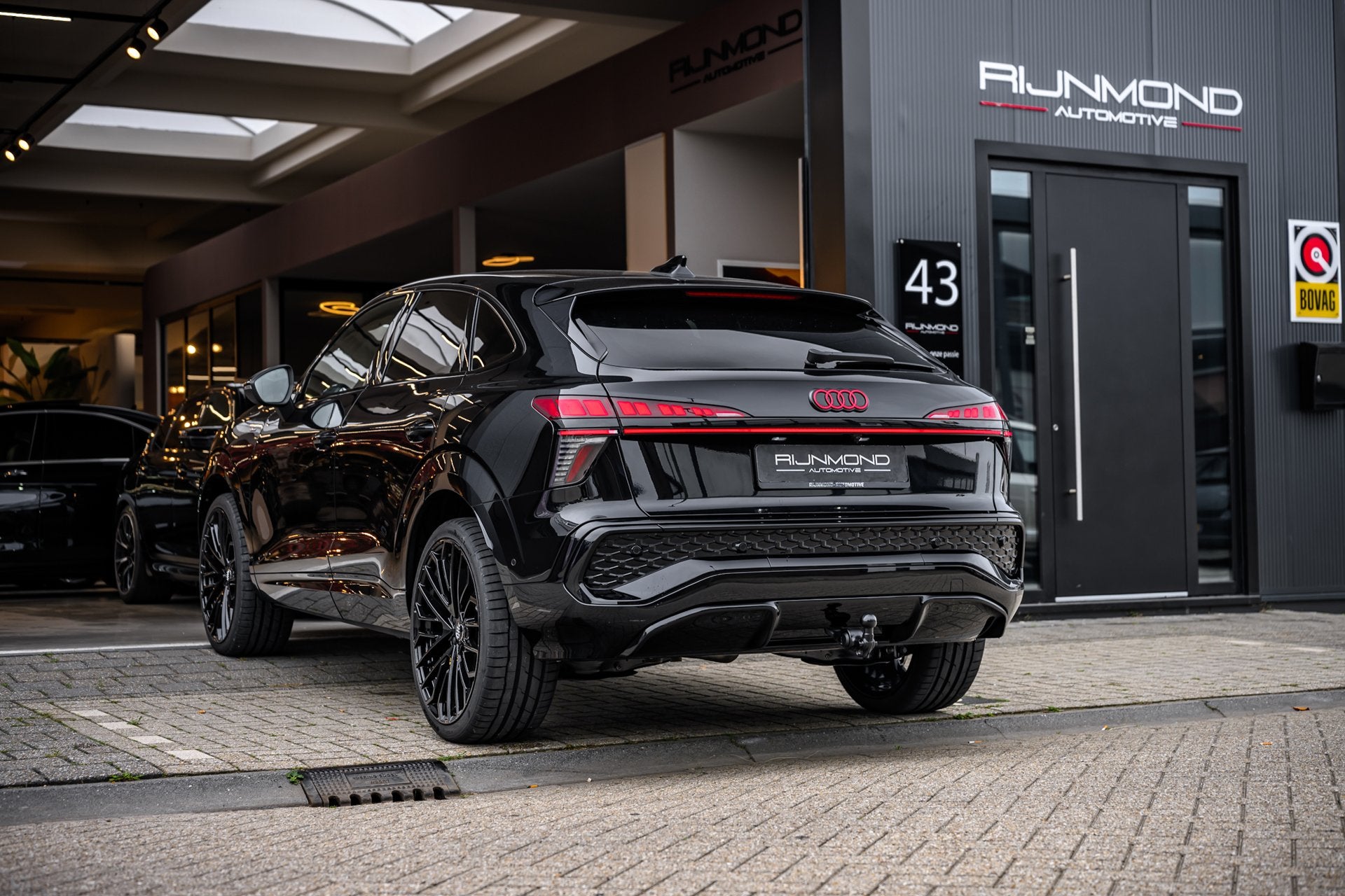 Audi Q3 Audi Q3 Sportback S edition |Pano|Acc|360-Camera|Car, Auto's, Dealer onderhouden, Stof, Zwart, 4 cilinders