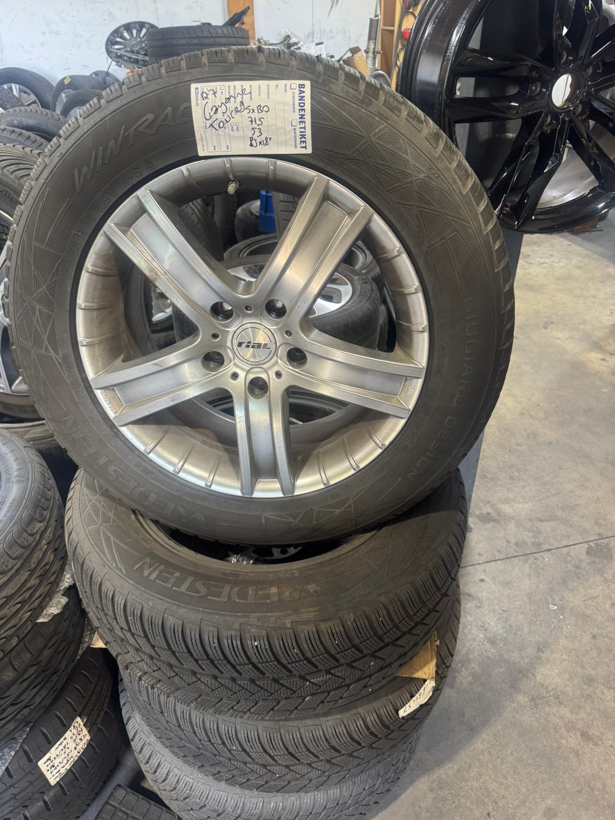 18” Q7 Toureg Cayanne Velgen met ZGAN Winterbanden 255/55/18, Auto-onderdelen, Banden en Velgen, 18 inch, 255 mm, Banden en Velgen