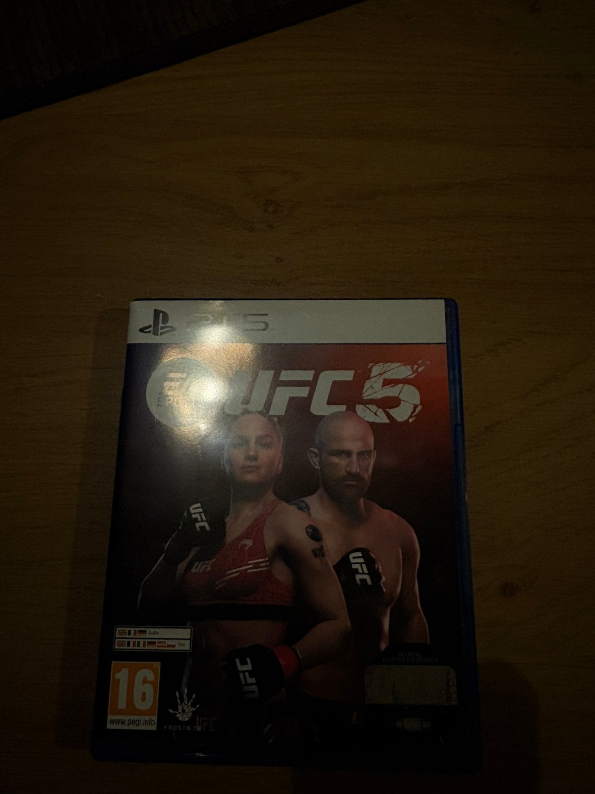 Ufc 5, Ophalen, Zo goed als nieuw