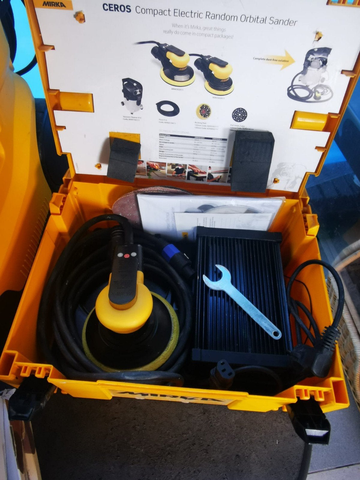 Foto 9 van Mirka schuurmachines  Leros met Stofzuiger 1230 M AFC