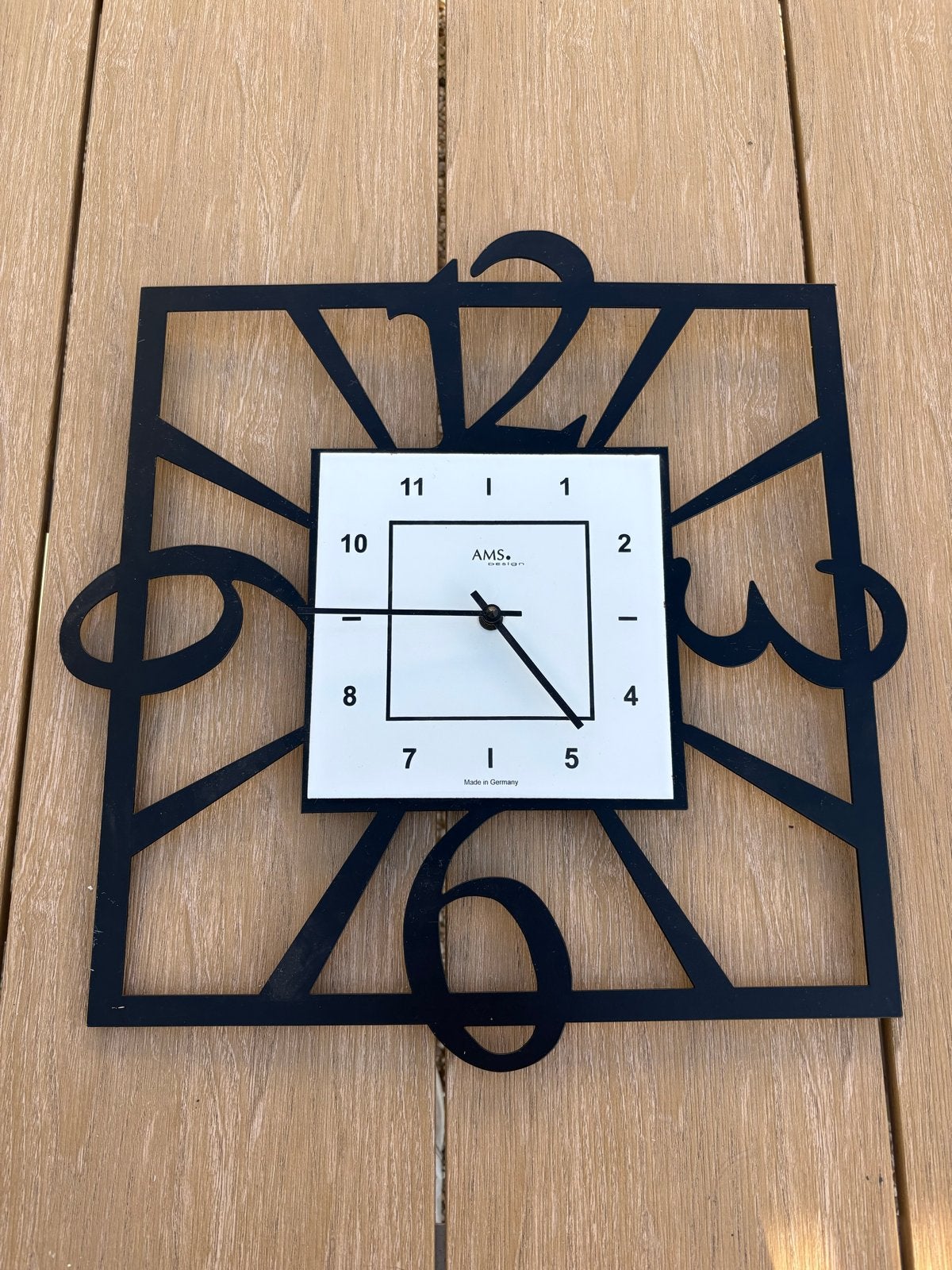 Moderne AMS Wandklok - Zwart Metaal Design, Ophalen, Zo goed als nieuw, Wandklok
