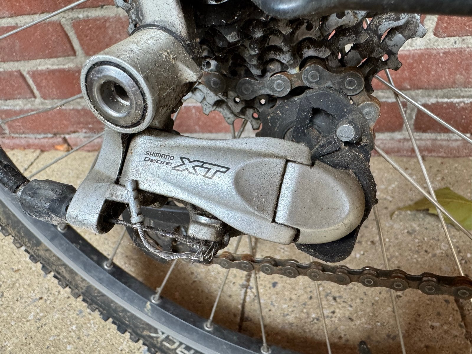 Foto 6 van Mountainbike met Shimano Deore XT en SR Suntour vering