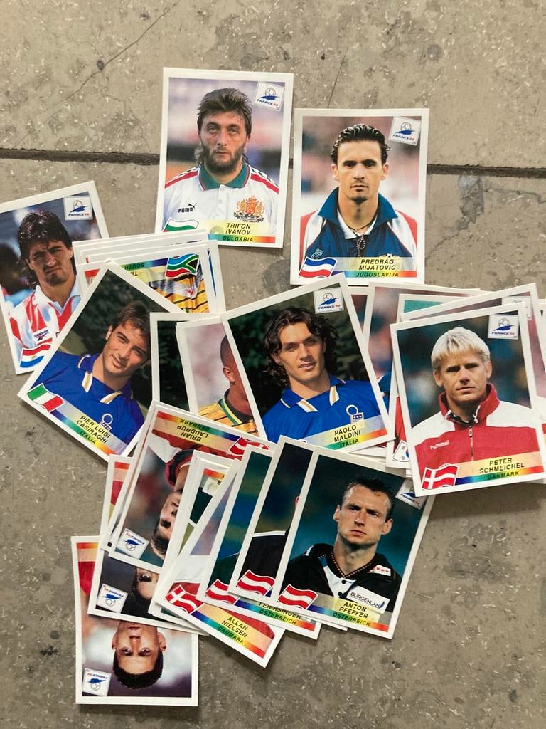 51 PANINI/DANONE VOETBAL PLAATJES WK 98, Verzamelen, Ophalen of Verzenden, Zo goed als nieuw, Buitenlandse clubs, Poster, Plaatje of Sticker