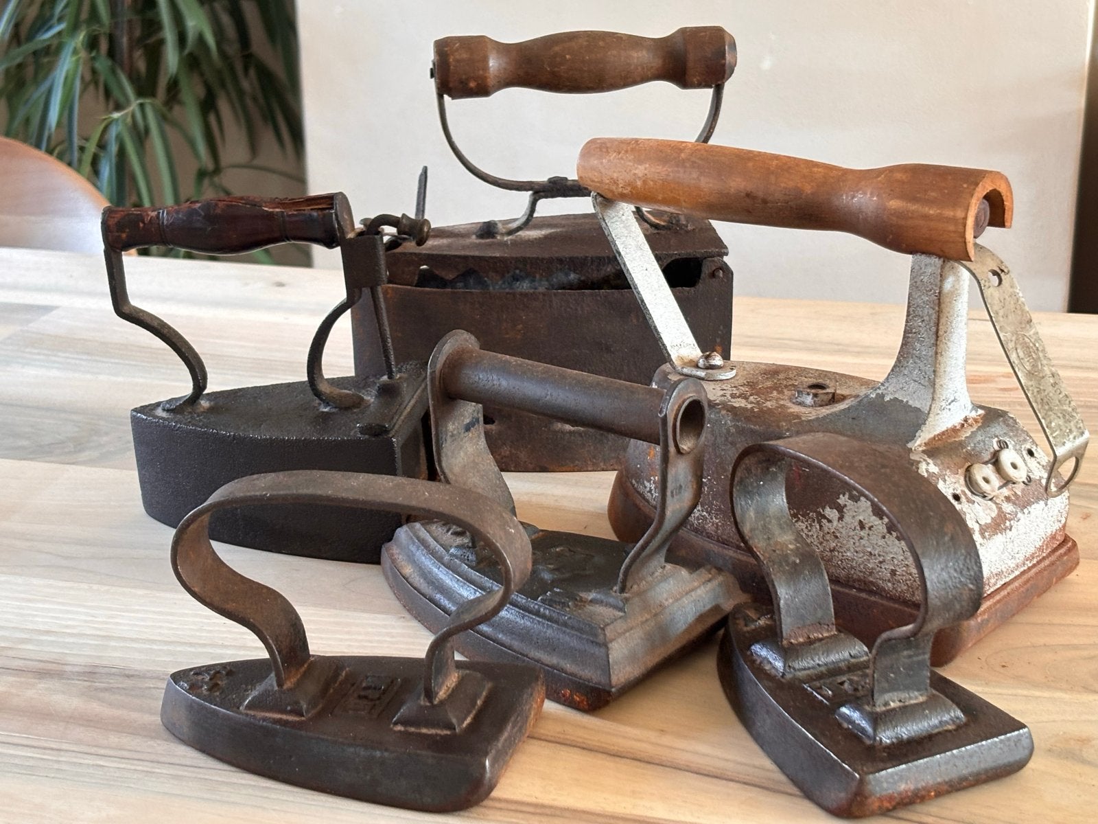 Set van 6 antieke strijkbouten - Decoratief en Historisch, Ophalen
