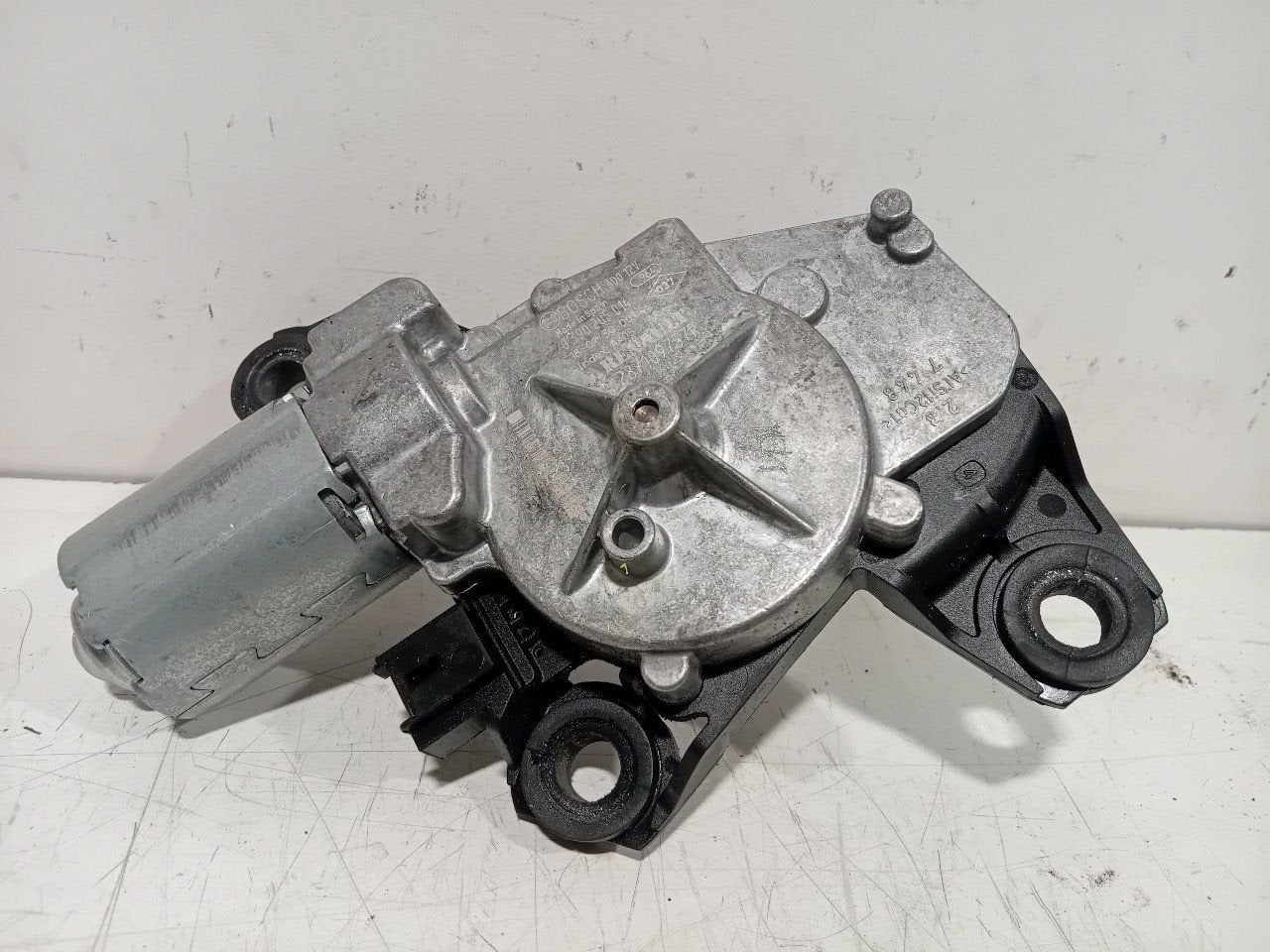 Ruitenwissermotor achter Nissan Micra, Auto-onderdelen, Onderdelen@venauto.nl, Van der Ven Autorecycling B.V., Gebruikt, Ettenseweg 76, 4706 PB Roosendaal, The Netherlands