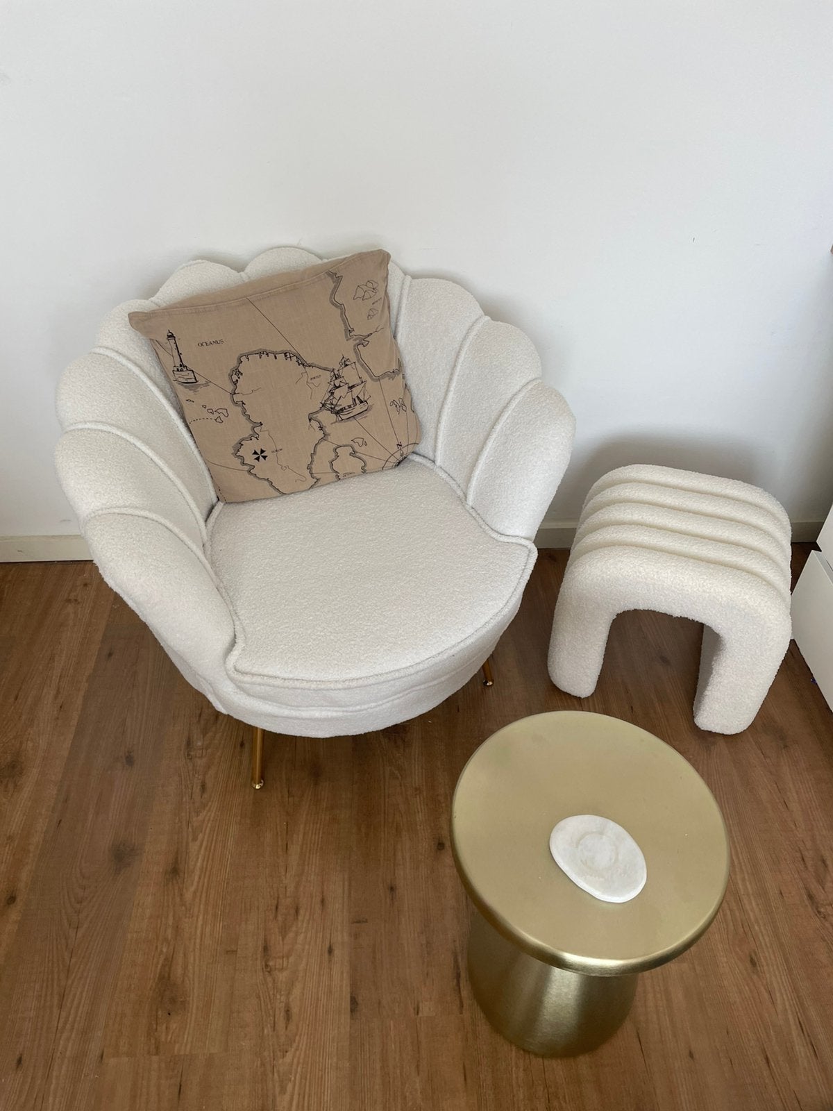 Teddy schelpen bankje en voetenbank plus gouden salon tafel, Ophalen, Zo goed als nieuw, 100 tot 125 cm