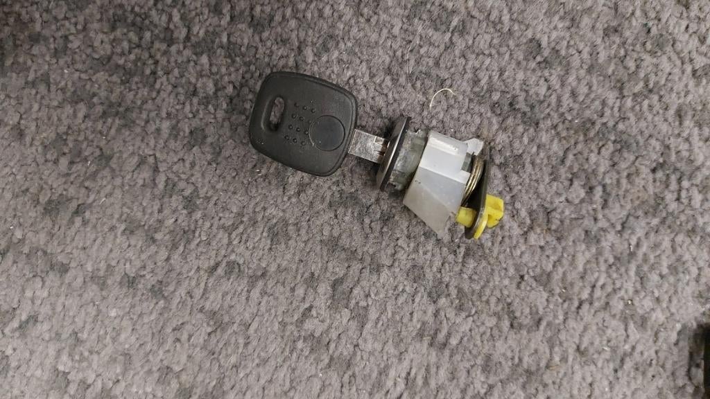 Achterklep slot met sleutel Micra 2000, Ophalen of Verzenden