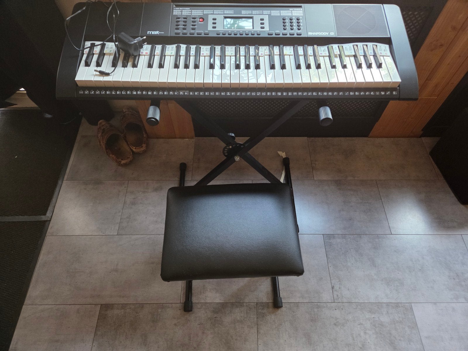MAX Rhapsody 61 keyboard met standaard en krukje, Muziek en Instrumenten, Keyboards, Overige merken, 61 toetsen, Ophalen of Verzenden
