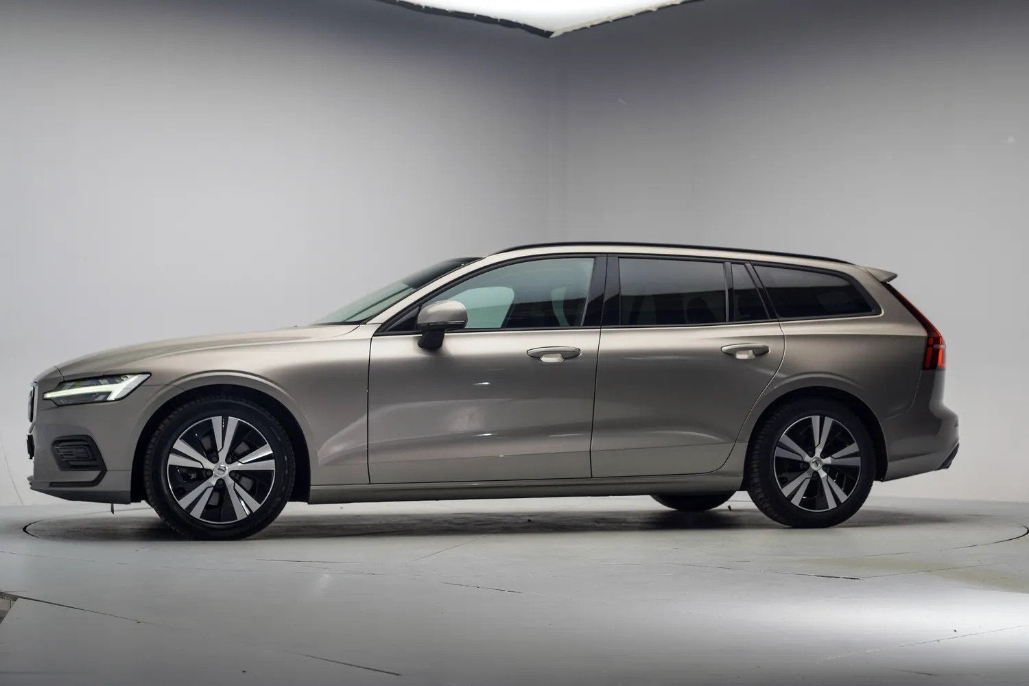 Volvo V60 2.0 B3 Momentum Advantage Aut. [ Navigatie Full LE, Auto's, 4 cilinders, 1969 cc, 163 pk, Origineel Nederlands