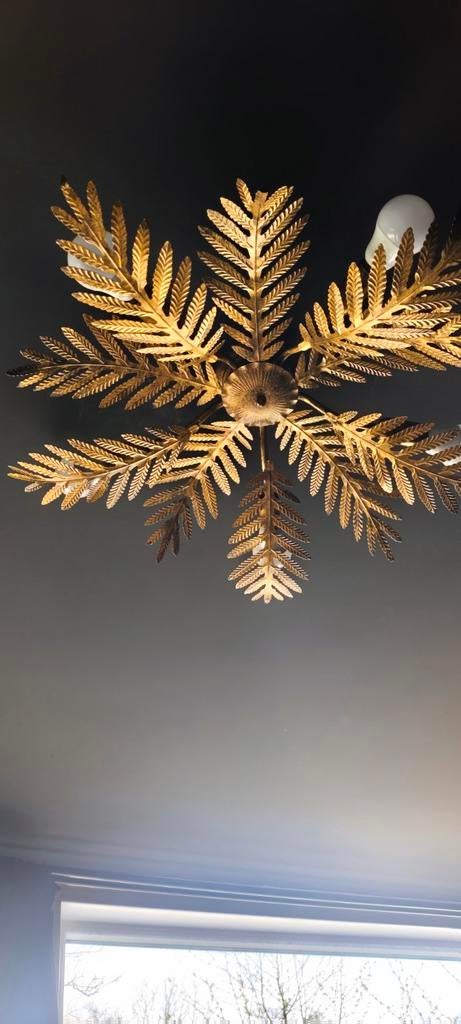 Plafondlamp met goudkleurige bladeren. Botanisch, Huis en Inrichting, Lampen | Plafondlampen, Ophalen, Zo goed als nieuw, Metaal