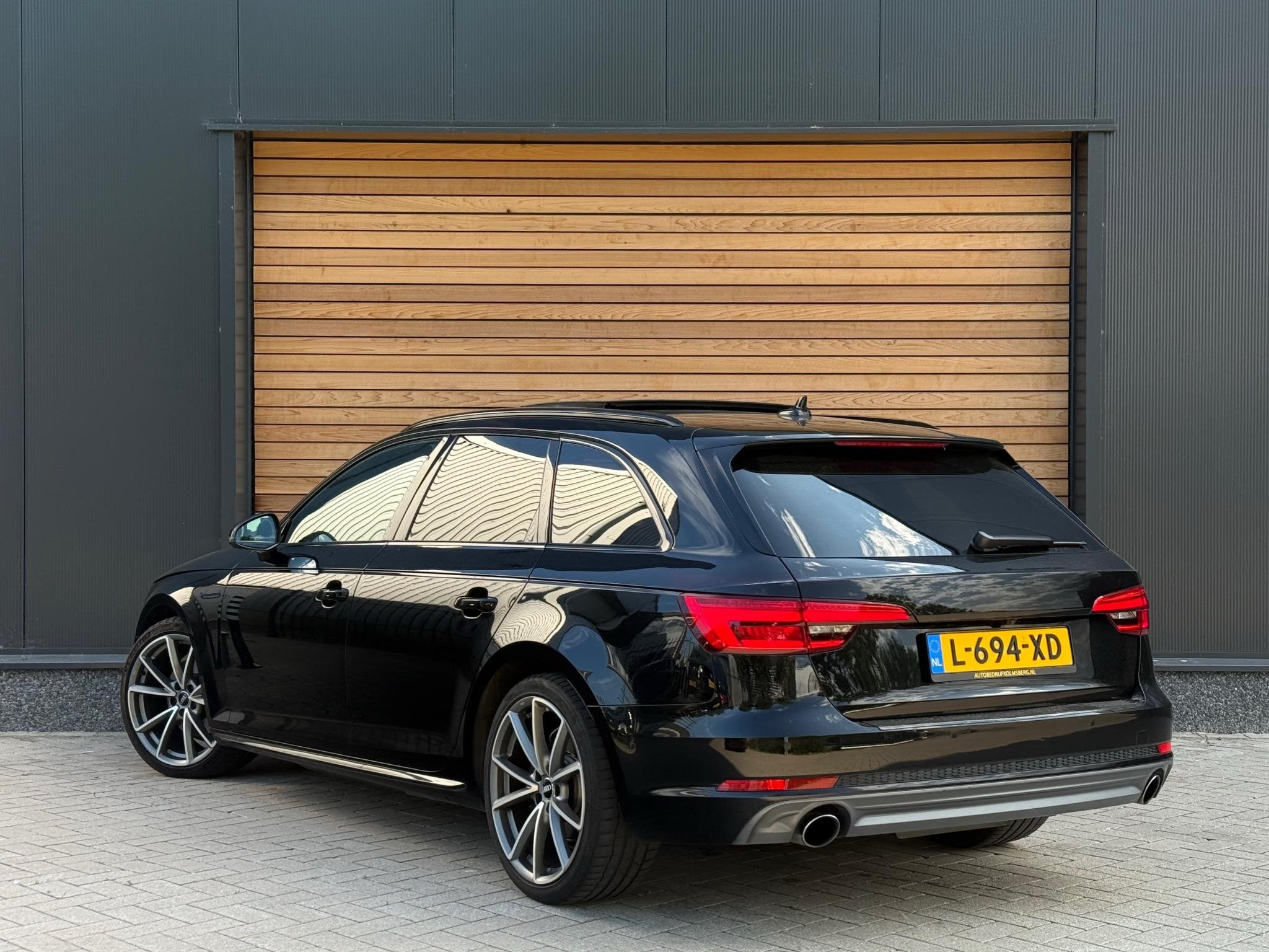 Audi A4 Avant 2.0 TFSI ultra Design Pro Line Plus B&O|KEYLES, Auto's, Gebruikt, 1984 cc, 1435 kg, A4