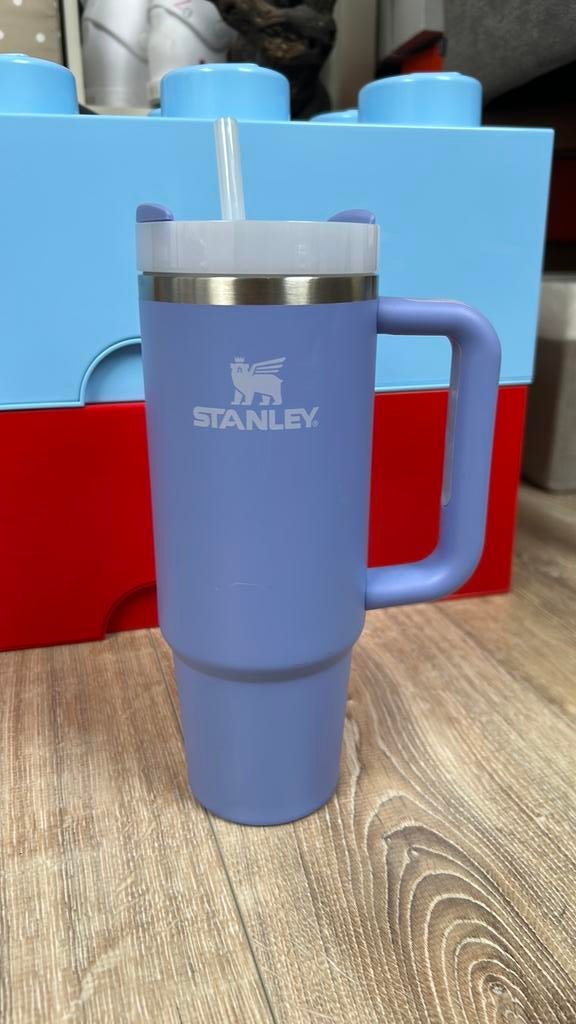Stanley Quencher H2.O FlowState thermofles 0,89 liter, Sport en Fitness, Bidons, Ophalen of Verzenden, Zo goed als nieuw