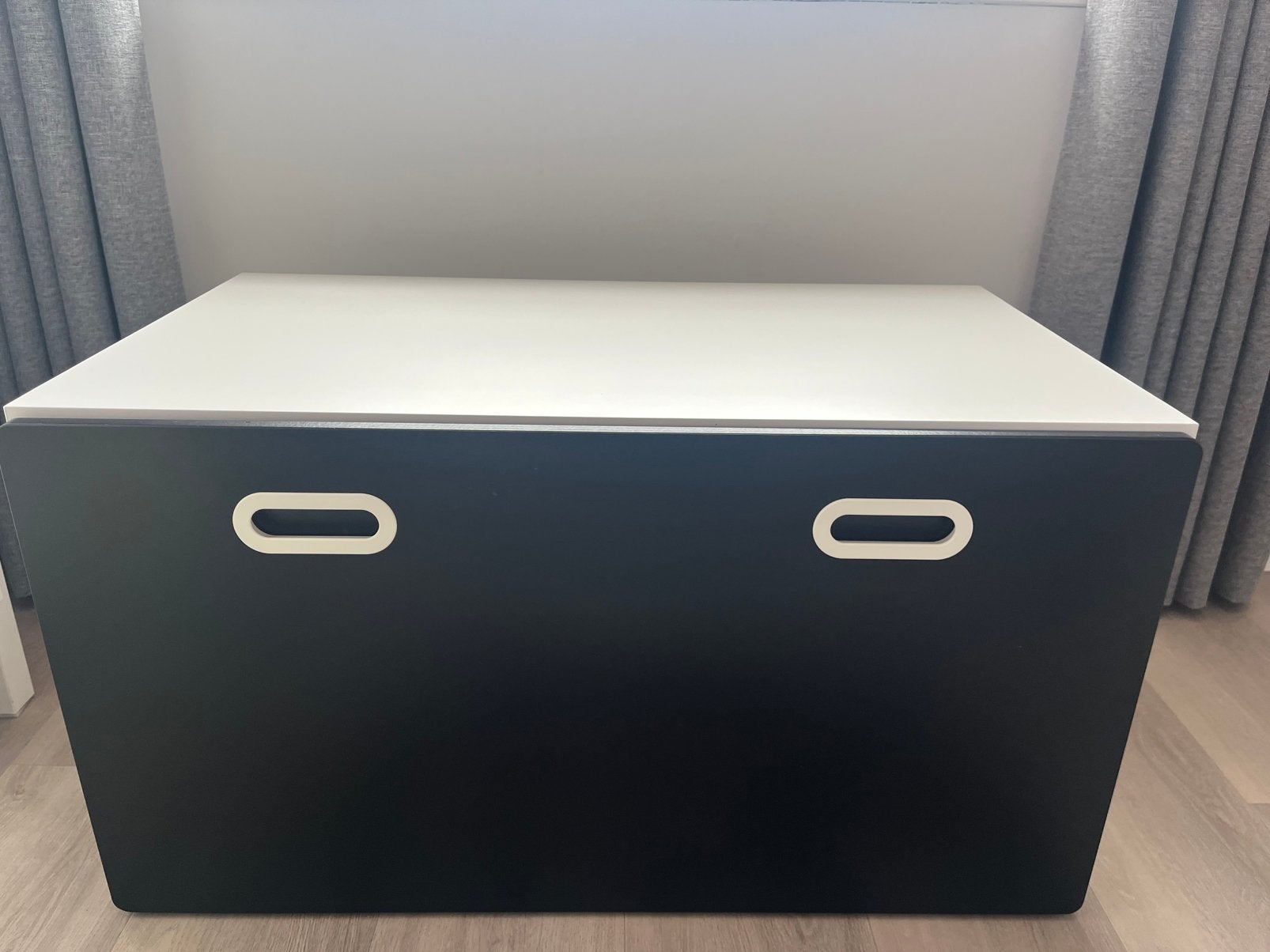 IKEA smastad speelgoedkist met bank zwart/wit, Ophalen, Gebruikt, Minder dan 50 cm