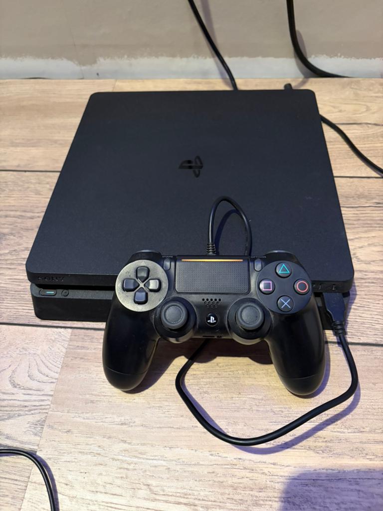 Playstation 4 slim 500gb, Spelcomputers en Games, Spelcomputers | Sony PlayStation 4, Ophalen of Verzenden, Met 1 controller, Slim