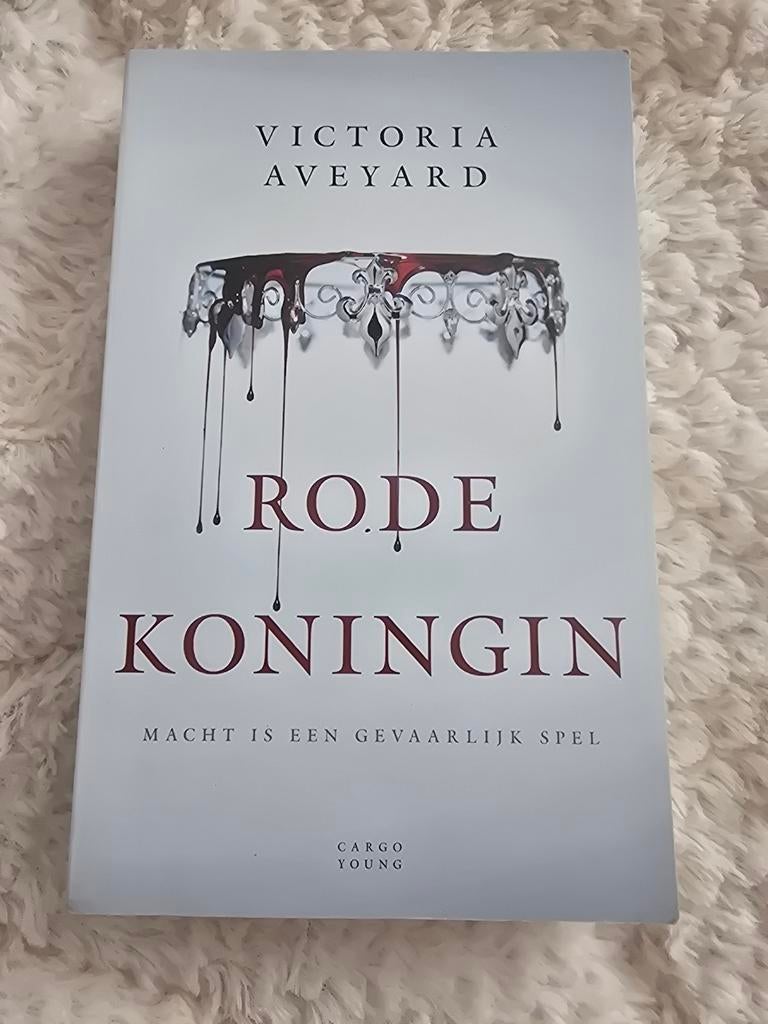 Victoria Aveyard: rode Koningin, paperback Nederlands, Boeken, Ophalen of Verzenden, Gelezen