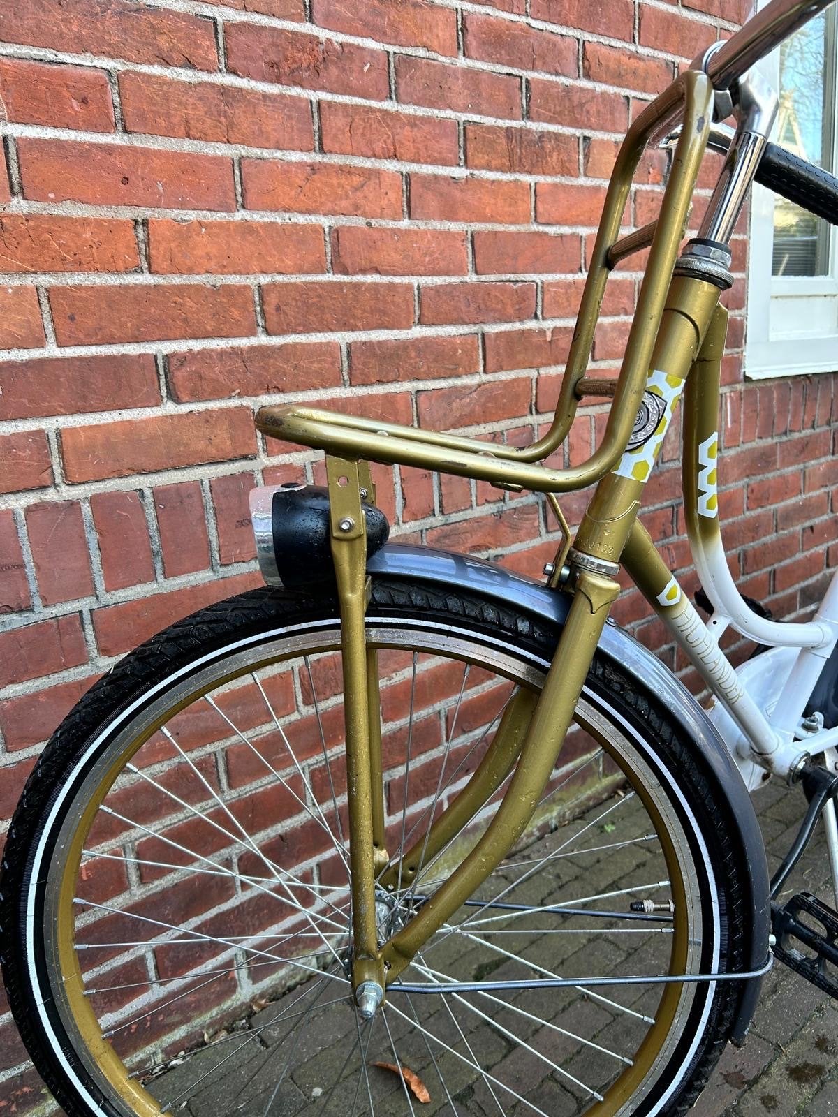 Highlander transportfiets goud/wit met voordrager 24 inch, Fietsen en Brommers, Fietsen | Meisjes, Ophalen of Verzenden, Gebruikt