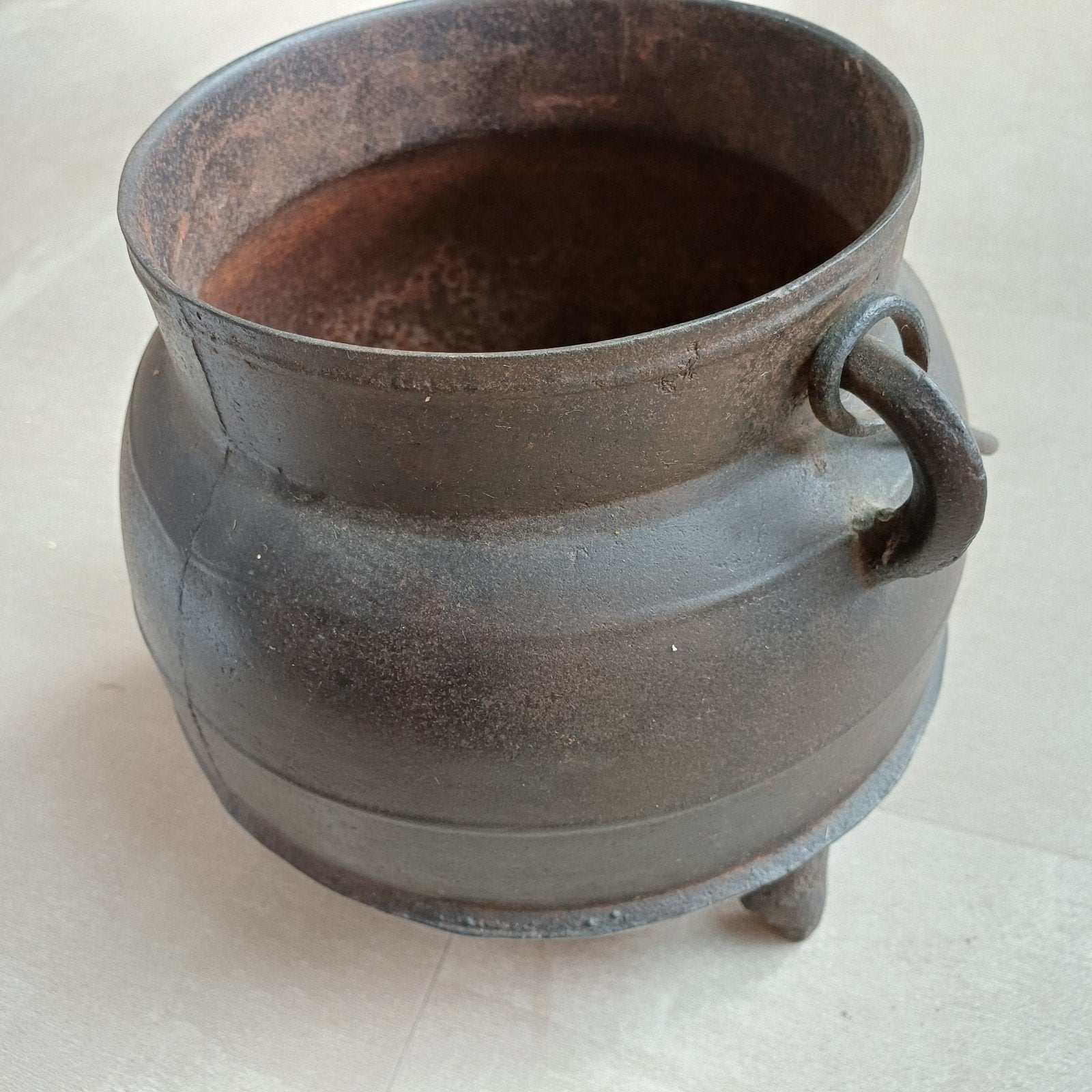 Antieke gietijzeren kookpot met handvat, Gebruikt, Gietijzer, Met handvatten, Ophalen of Verzenden