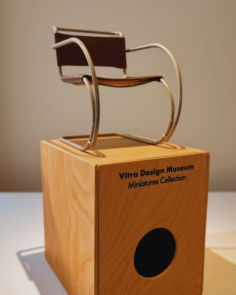 Vitra Miniatures Collection MR 20 stoel, Object, Ophalen of Verzenden, 13 cm, Bruin