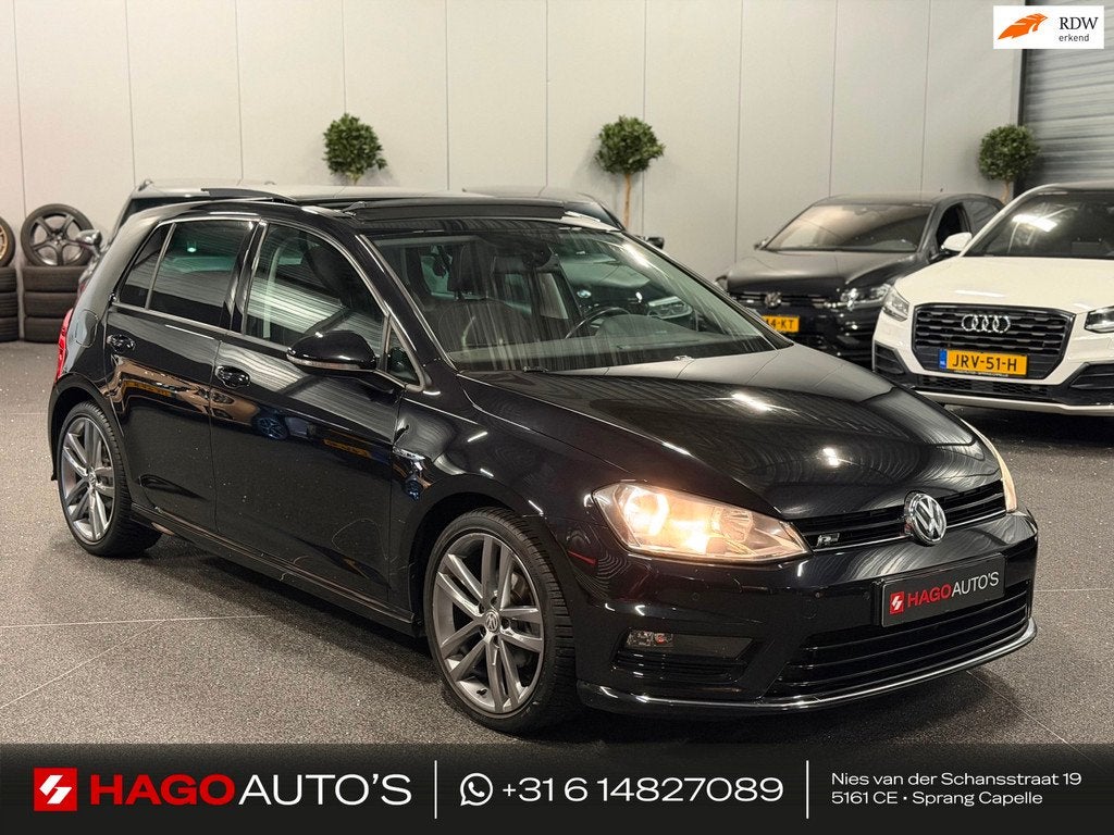 Volkswagen Golf 1.2 TSI Lounge BlueMotion Tech R-Line PANO/N, Voorwielaandrijving, Stof, Gebruikt, Zwart