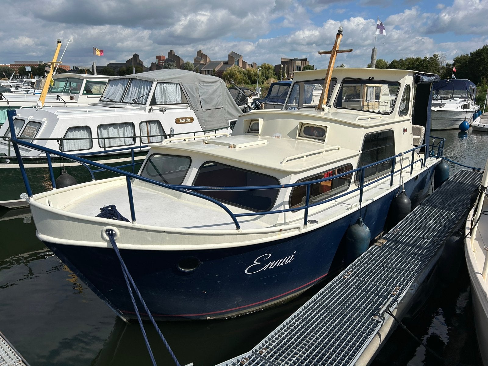 Verrassend ruime motorboot | 7,5 x 2,5 m | Mercedes-motor, Overige merken, Gebruikt, Binnenboordmotor, Keuken