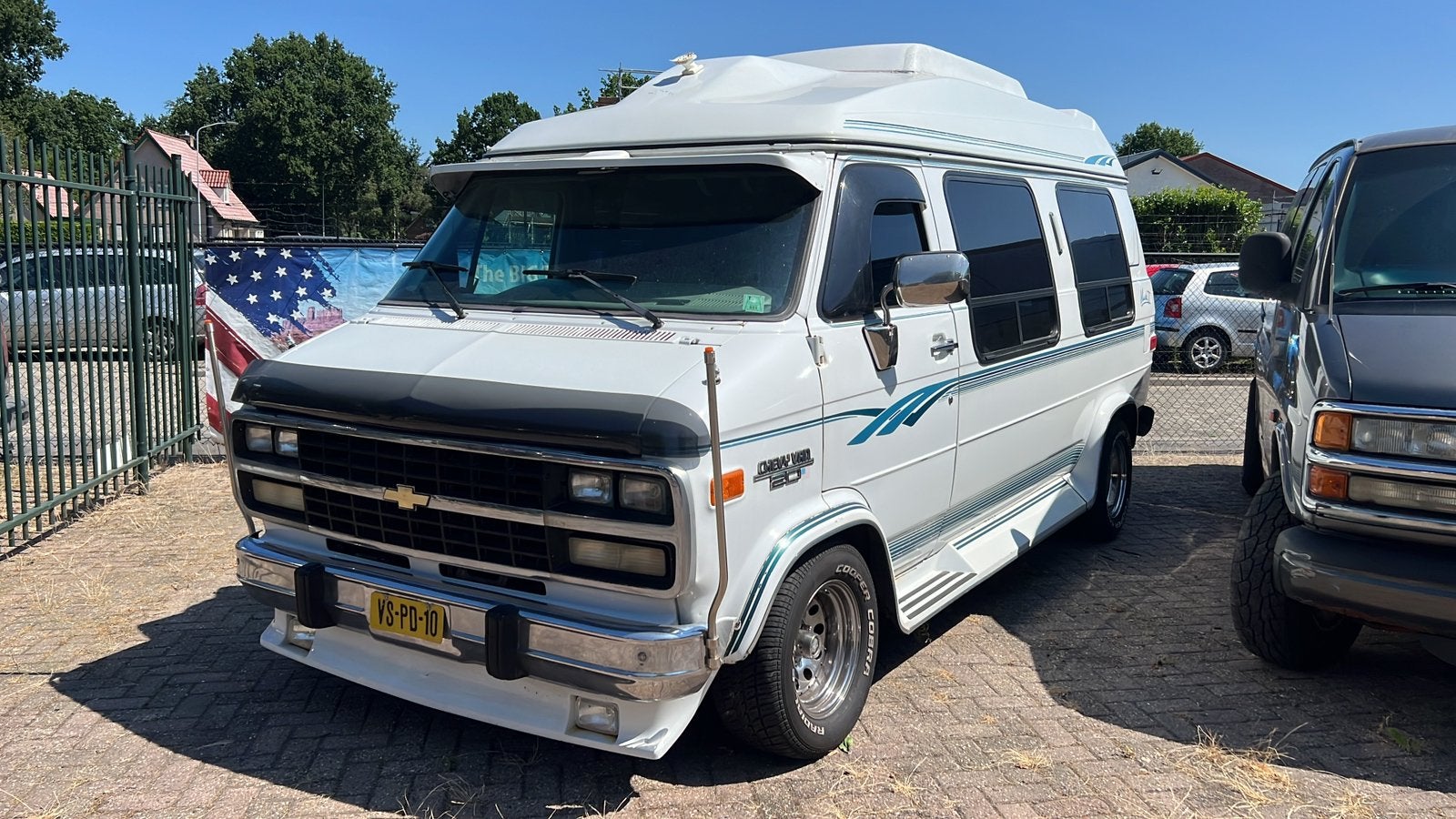 VERKOCHT     1993 Chevy van   Camper ****Roadtrip ready****, Auto's, Chevrolet, Automaat, 8 cilinders, Overige carrosserieën, Wit