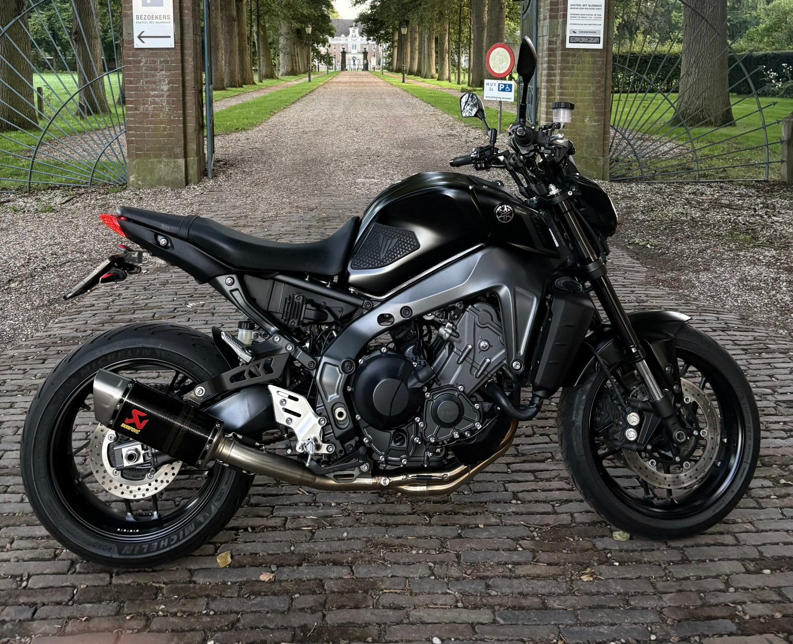 Yamaha MT-09 | 2022 | Full Akrapovic, Motoren, Motoren | Yamaha, Motorrijbewijs A, 3 cilinders, Particulier, Meer dan 35 kW