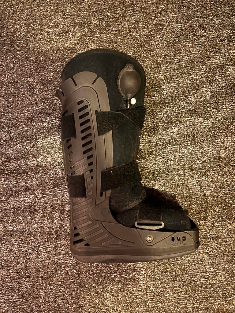 Actiemove Air walker Cast (Medium), Ophalen of Verzenden, Zo goed als nieuw