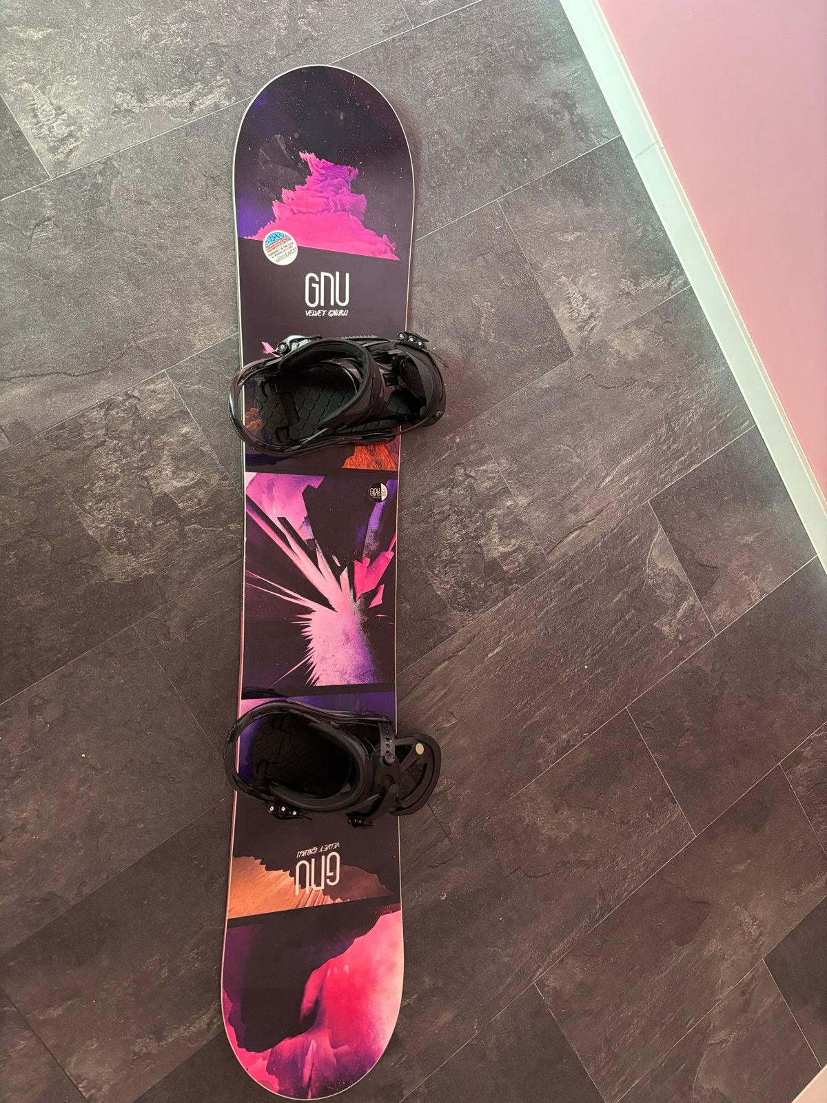 GNU Girls Velvet Gnu Snowboard 150cm met Burton bindingen, Ophalen, Zo goed als nieuw, Board