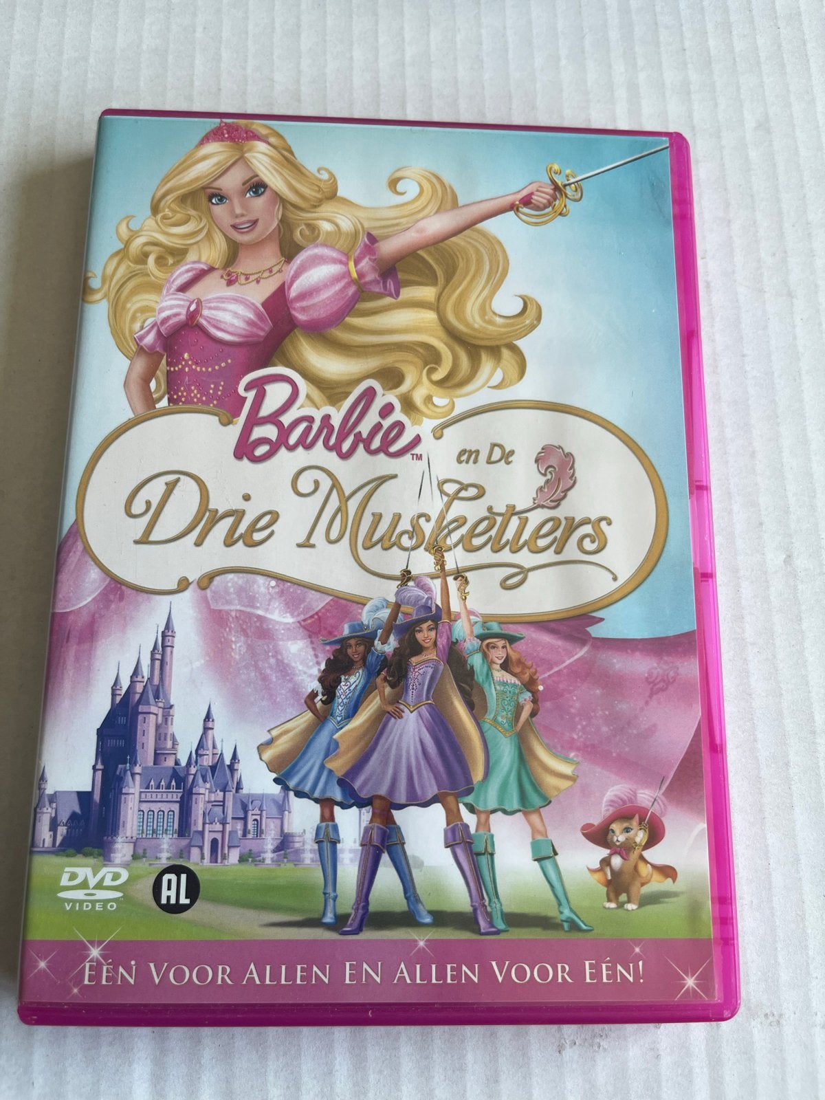 Barbie en de Drie Musketiers DVD, Alle leeftijden, Gebruikt, Bonusmateriaal, Ophalen of Verzenden